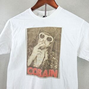 Kurt Cobain Nirvana Smoking Portrait Gildan Heavy Cotton Graphic T-Shirt Sz S